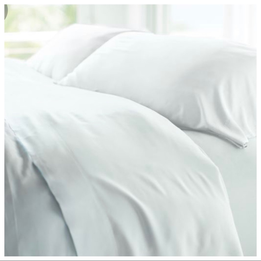 WHITE SOFT 1800 COUNT MICROFIBER SHEETS SET - Picture 6 of 8